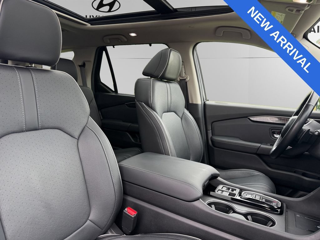 Used 2025 Honda Pilot Elite image 13