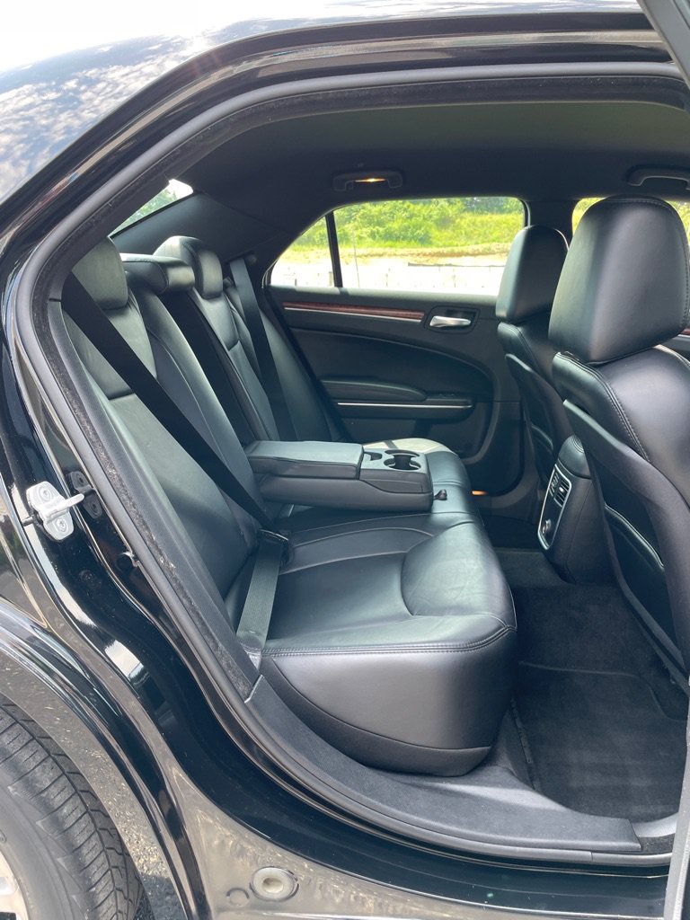 Used 2012 Chrysler 300 Limited RWD image 21