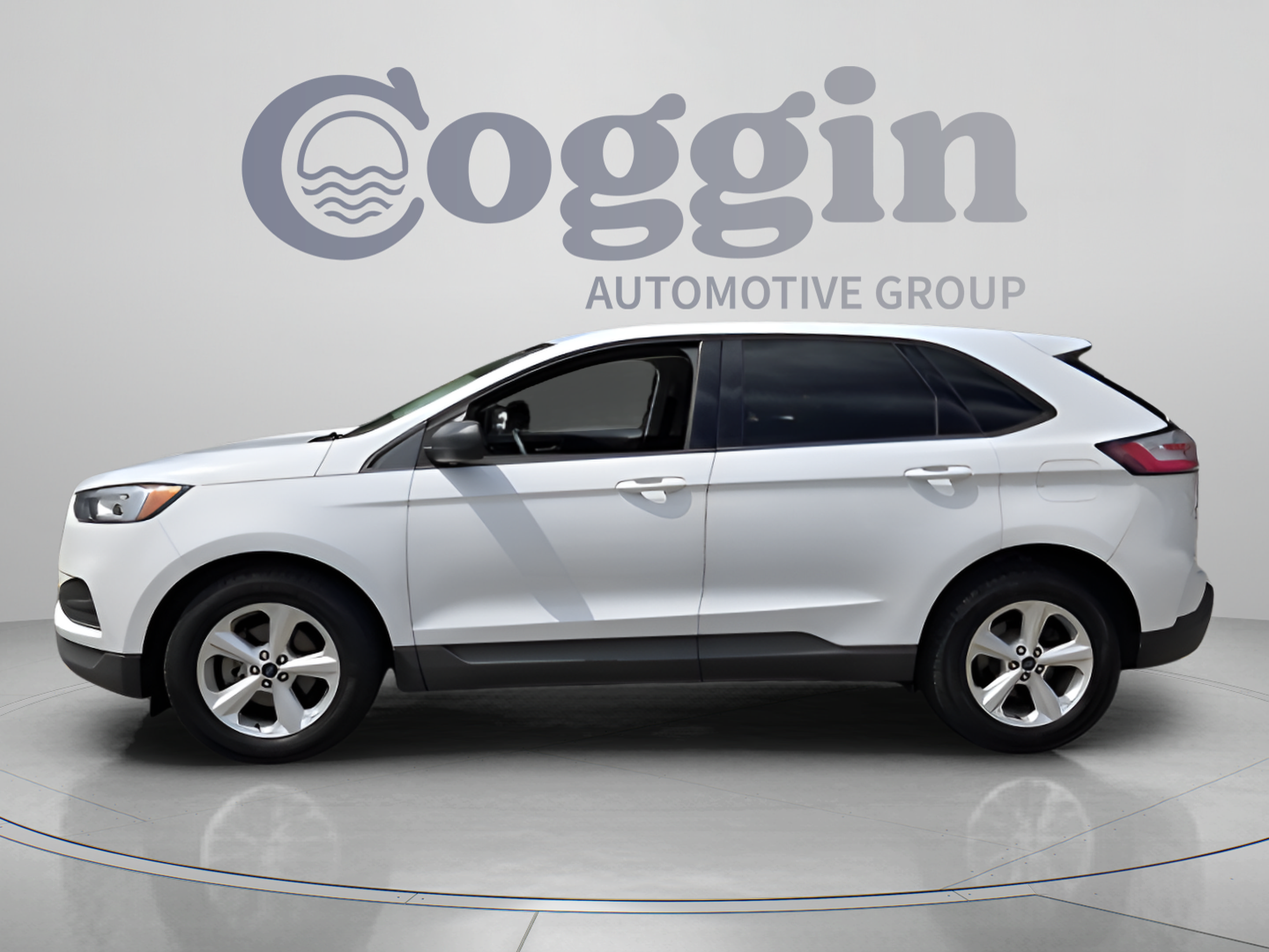Used 2020 Ford Edge SE FWD image 2