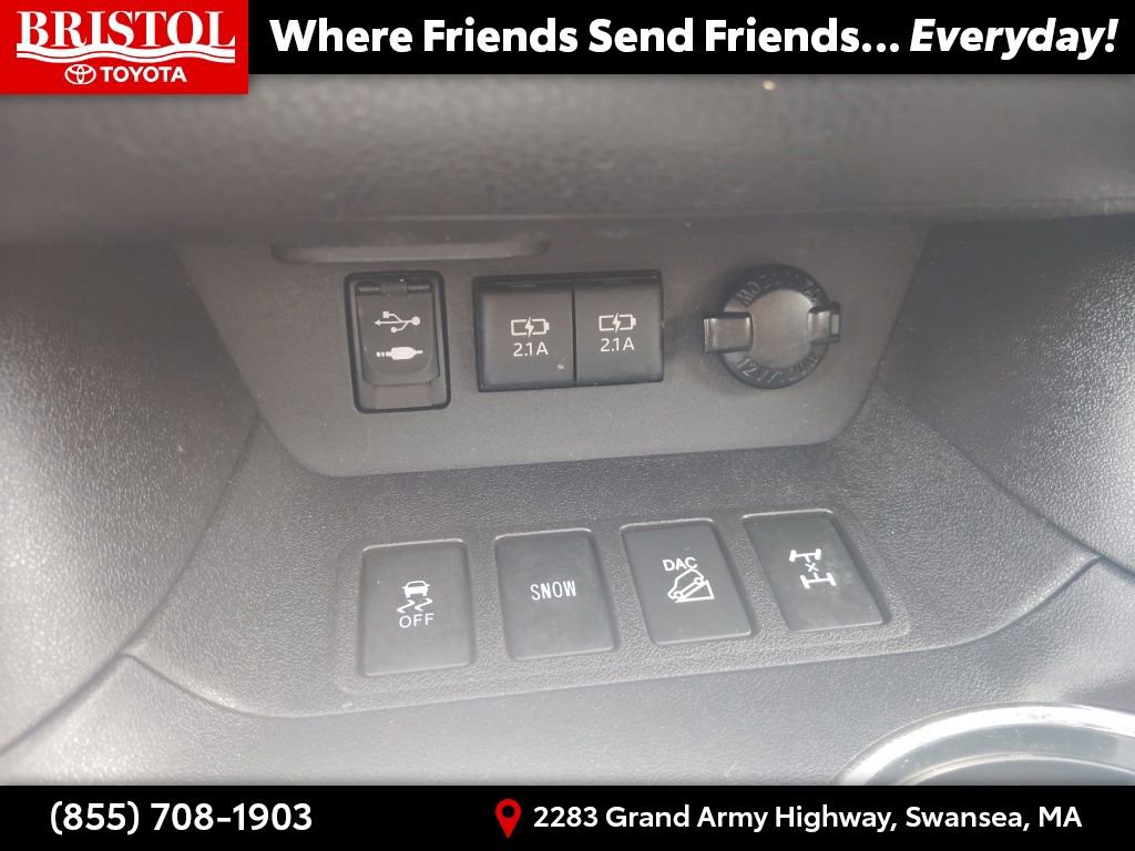 Used 2018 Toyota Highlander XLE AWD/4WD image 25