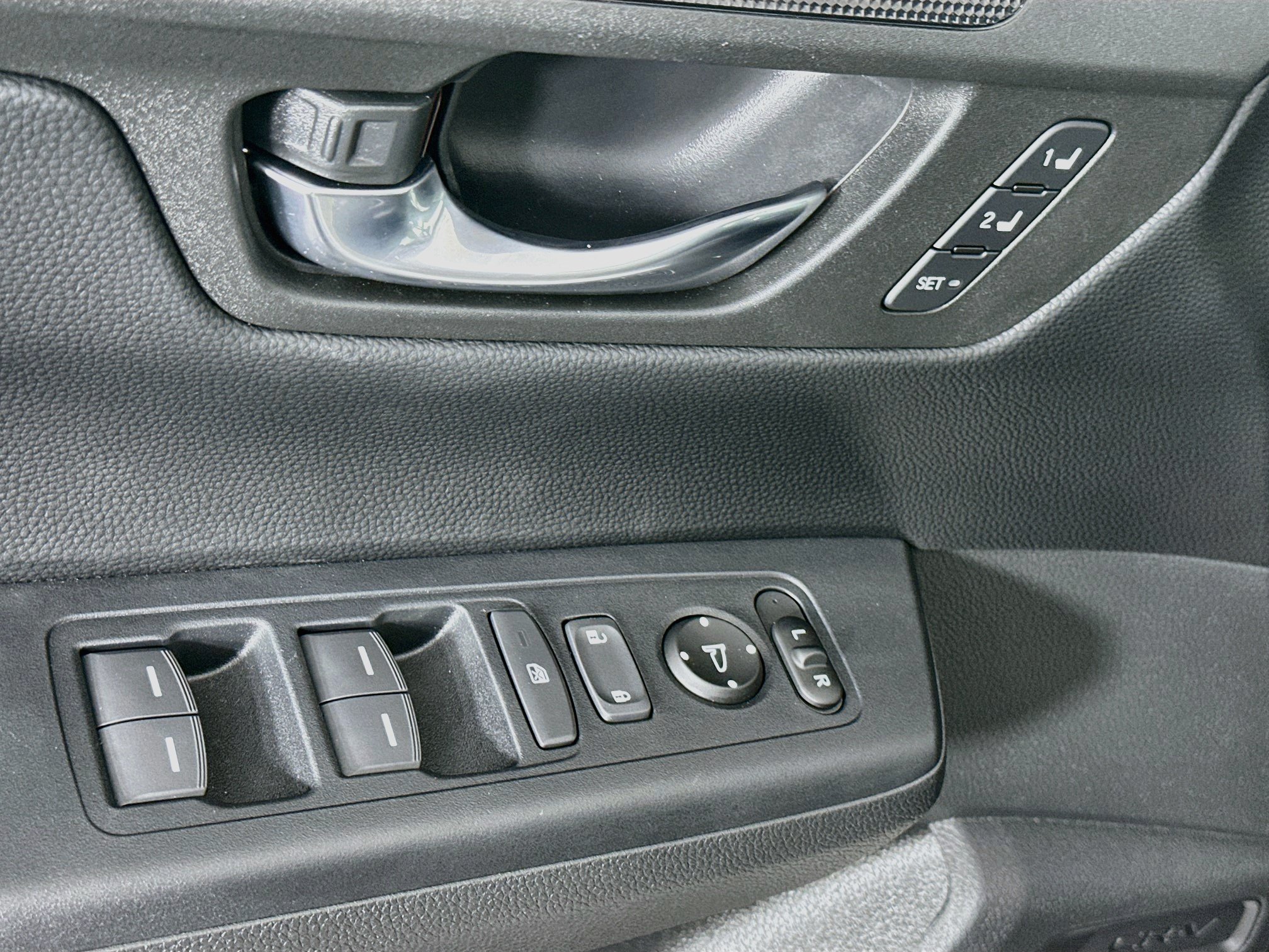 Used 2025 Honda CR-V Sport-L image 15