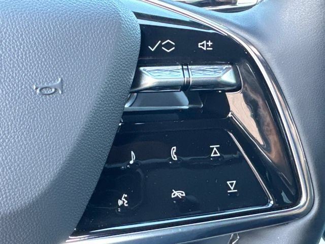 Certified 2025 Cadillac Lyriq Luxury w/ LPO, Floor Liner Package AWD/4WD image 25