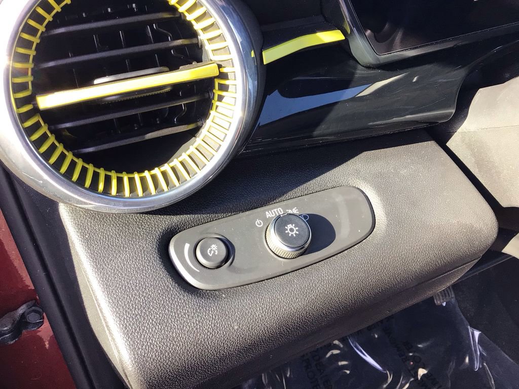 Used 2024 Chevrolet Trax ACTIV w/ Driver Confidence Package image 17