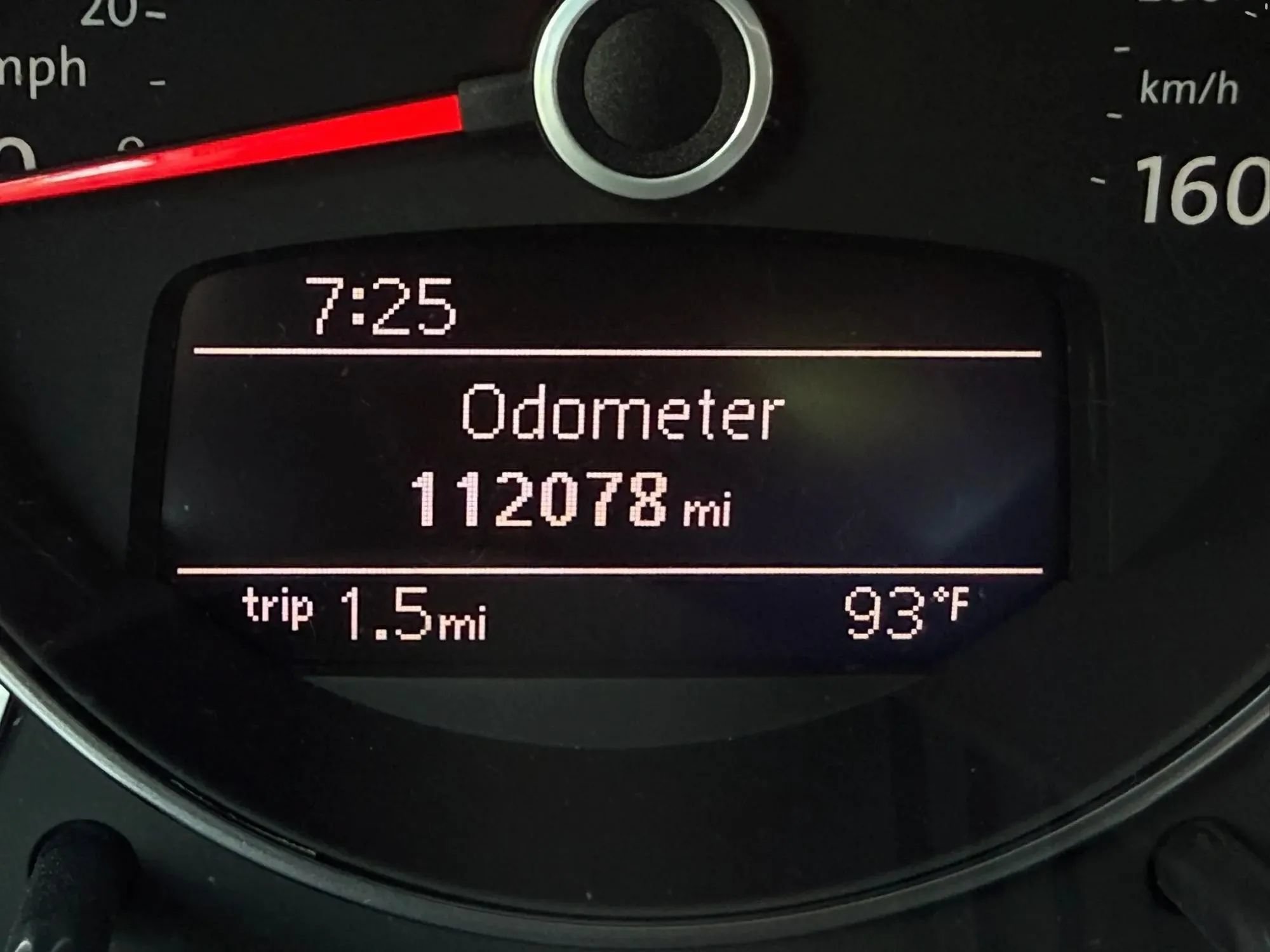 Used 2013 Volkswagen Beetle TDI FWD image 11