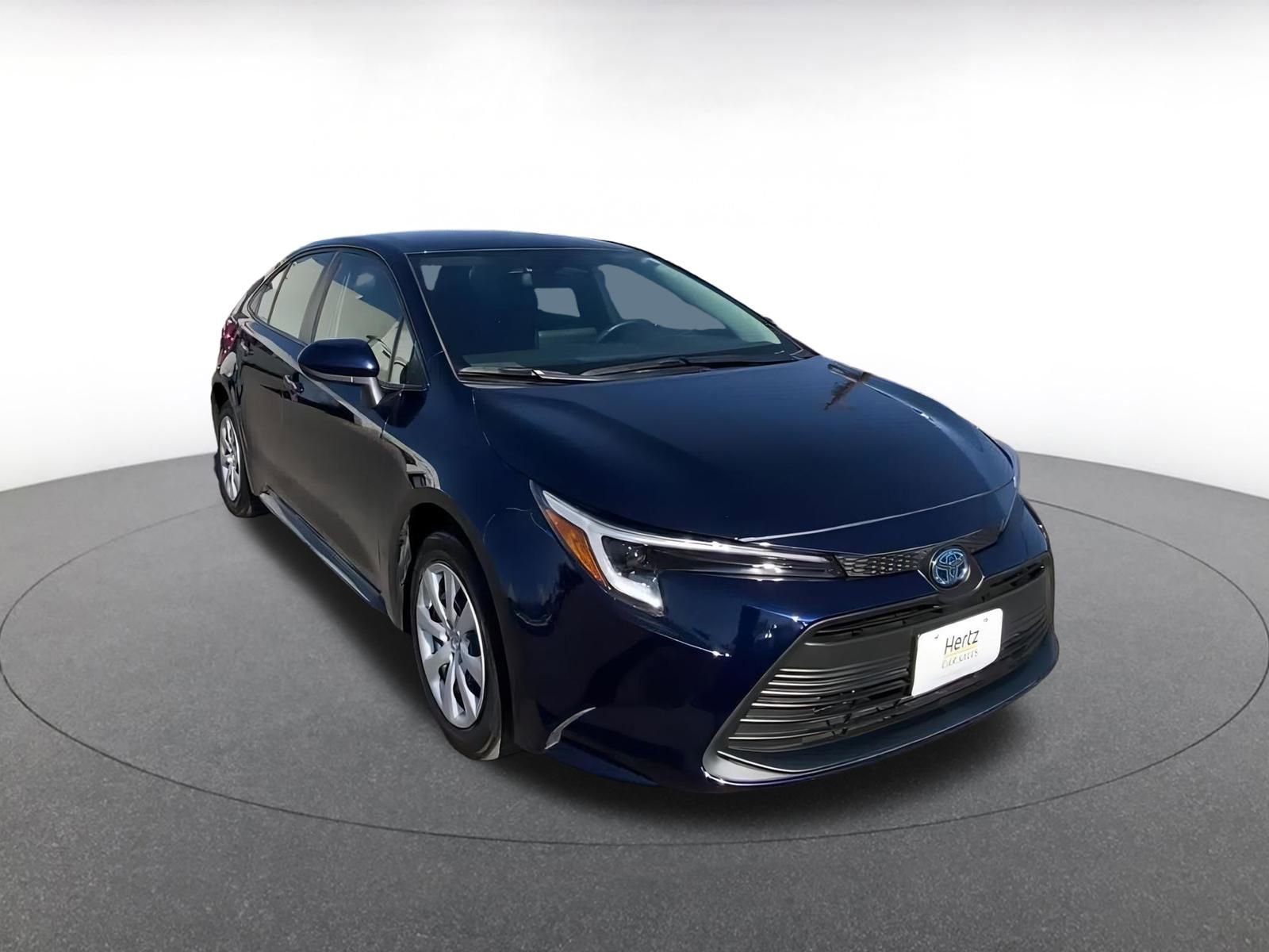 Used 2025 Toyota Corolla LE image 3
