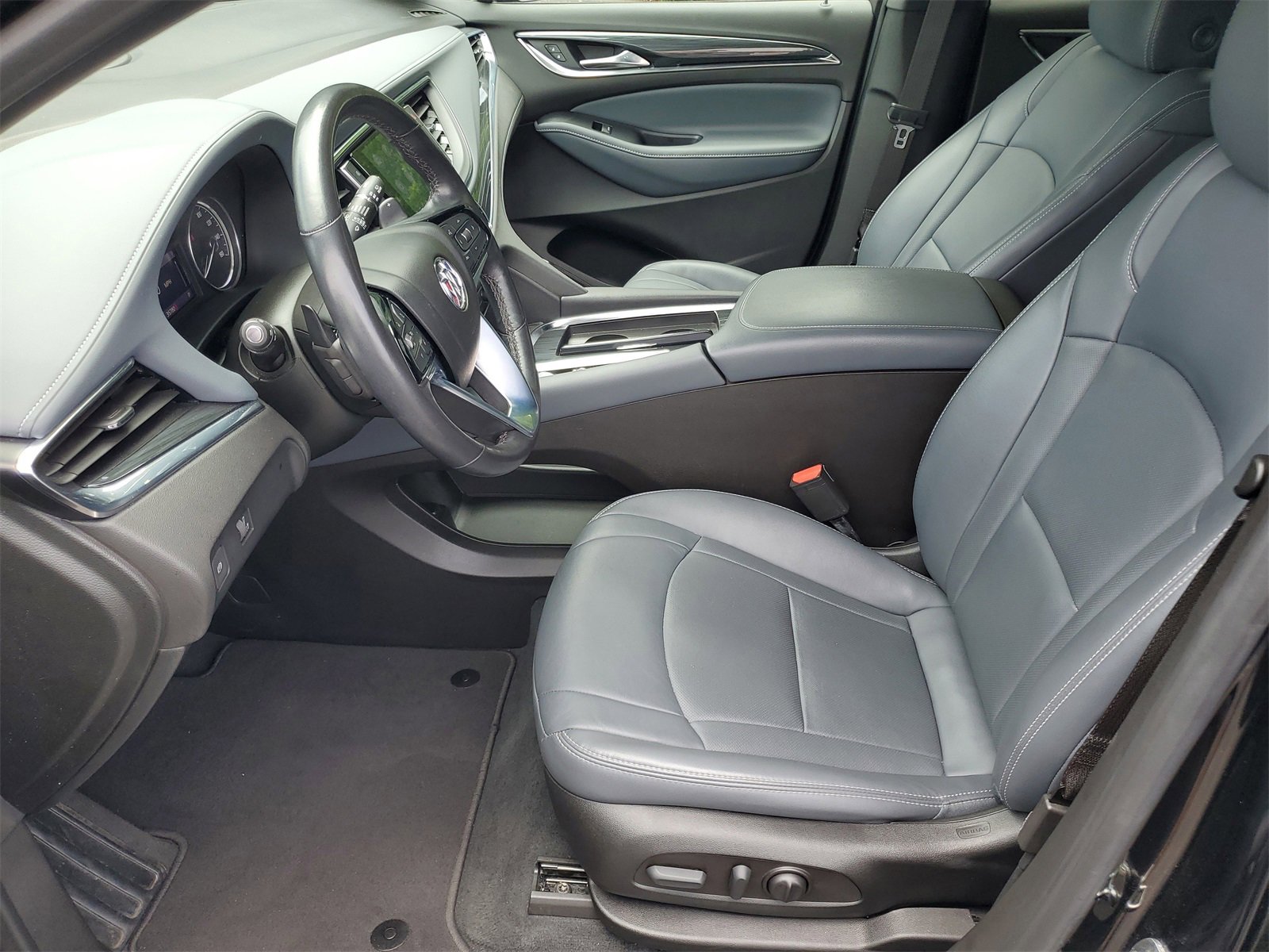 Used 2022 Buick Enclave Essence image 5