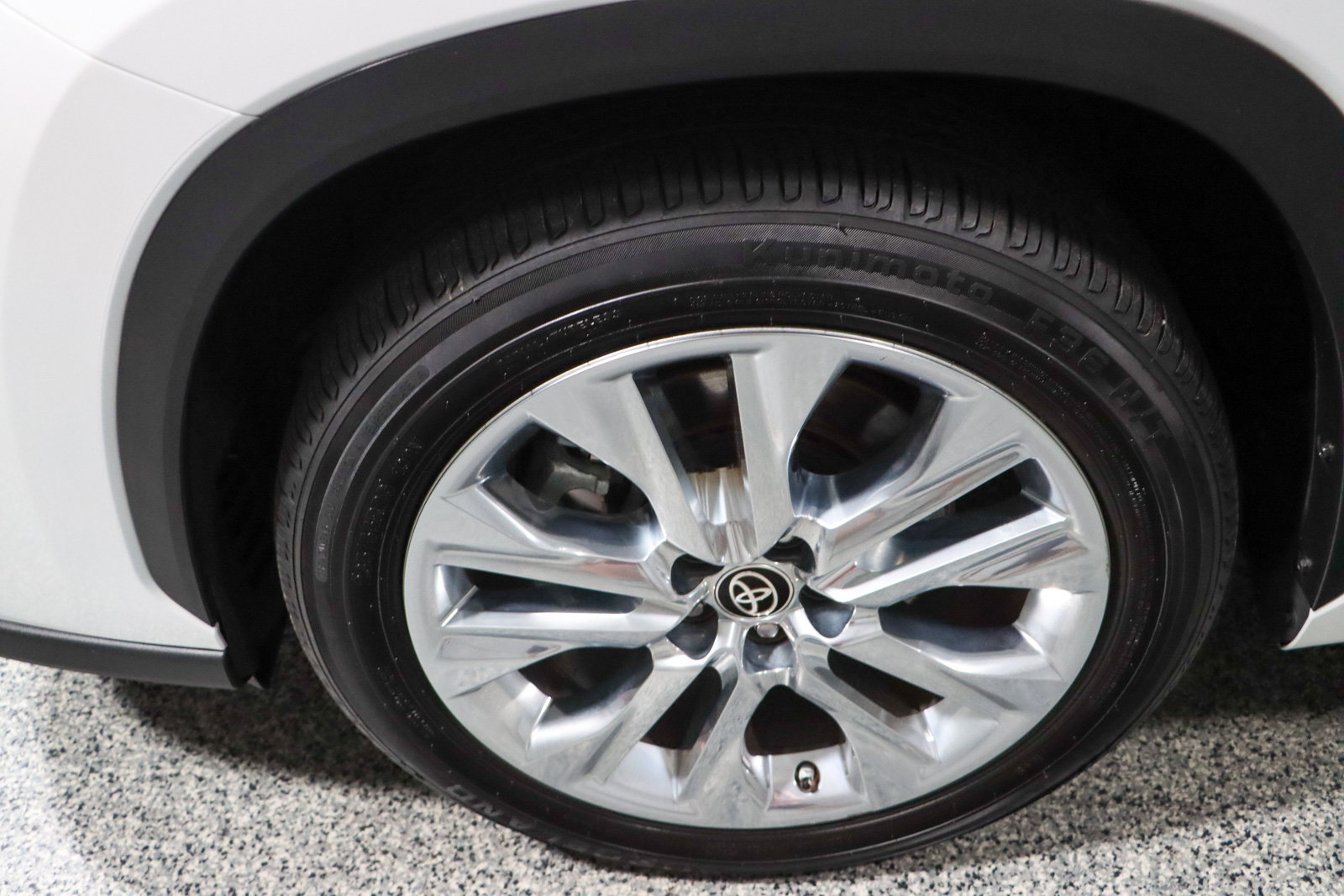 Used 2023 Toyota Highlander Limited image 11