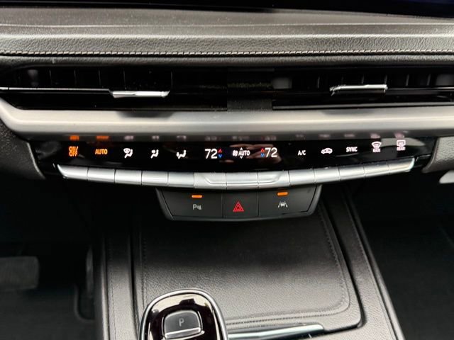 Used 2025 Cadillac XT4 Premium Luxury image 33