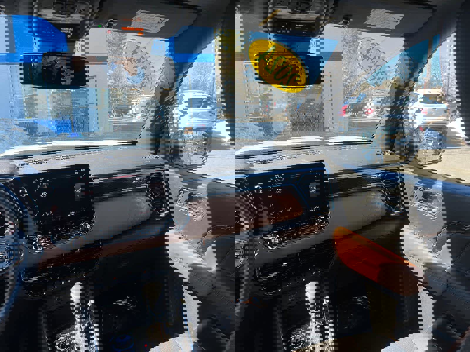 Certified 2024 GMC Canyon AT4 w/ Technology Package image 36