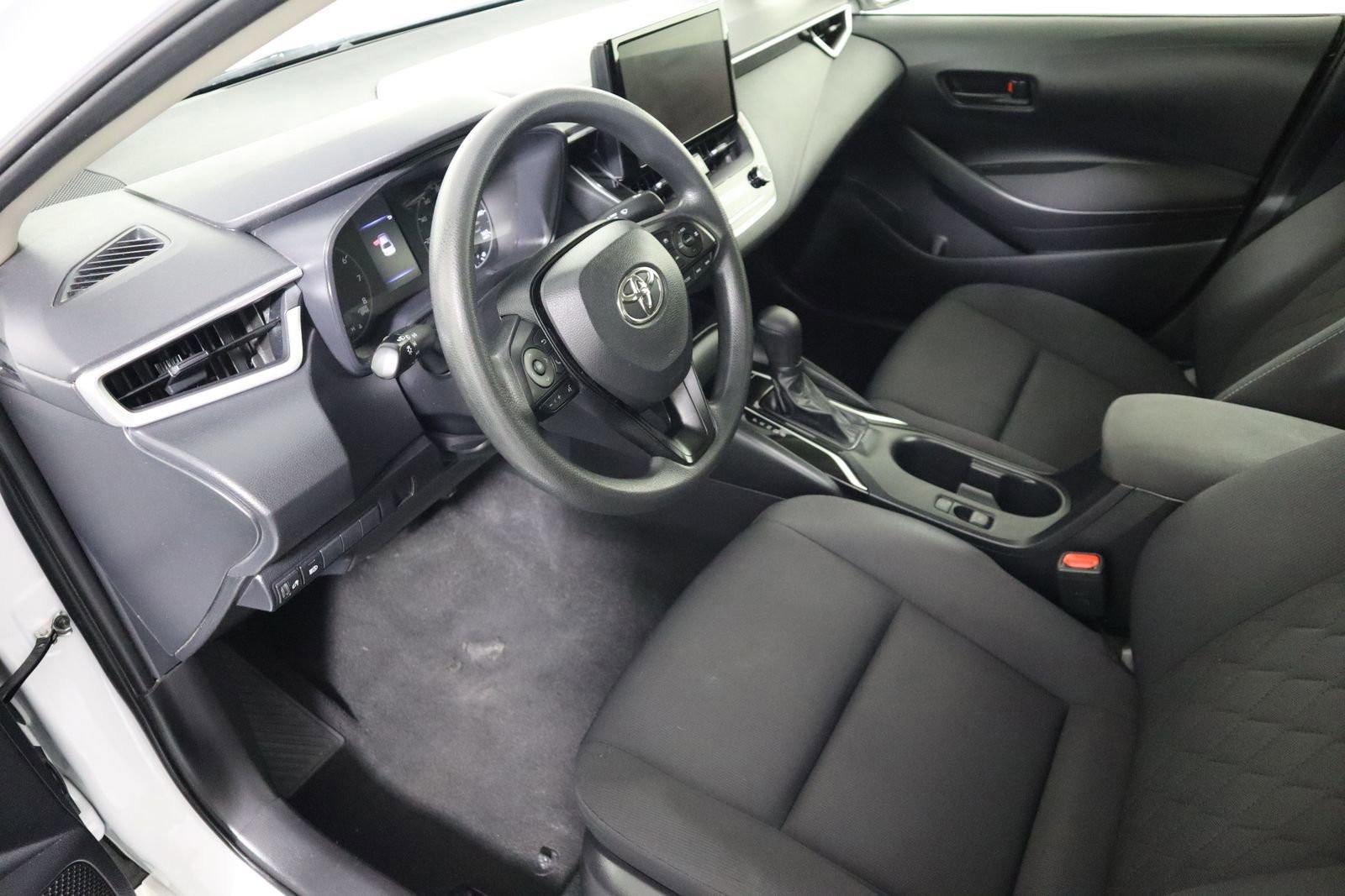 Used 2023 Toyota Corolla LE image 23