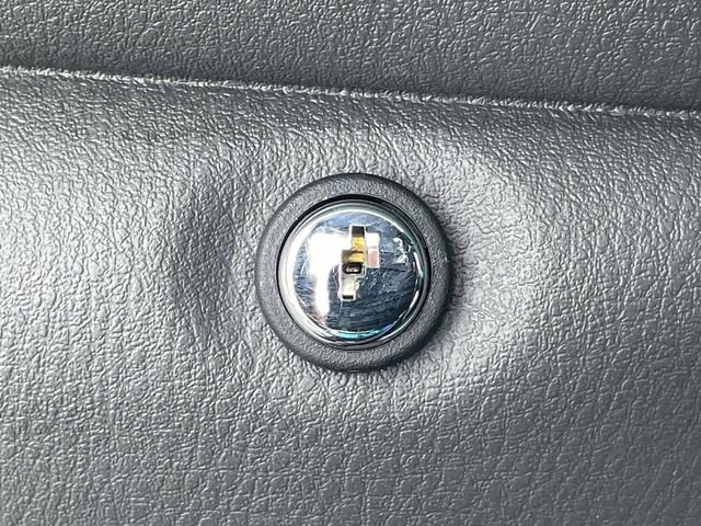 Used 2002 Ford Thunderbird RWD image 17