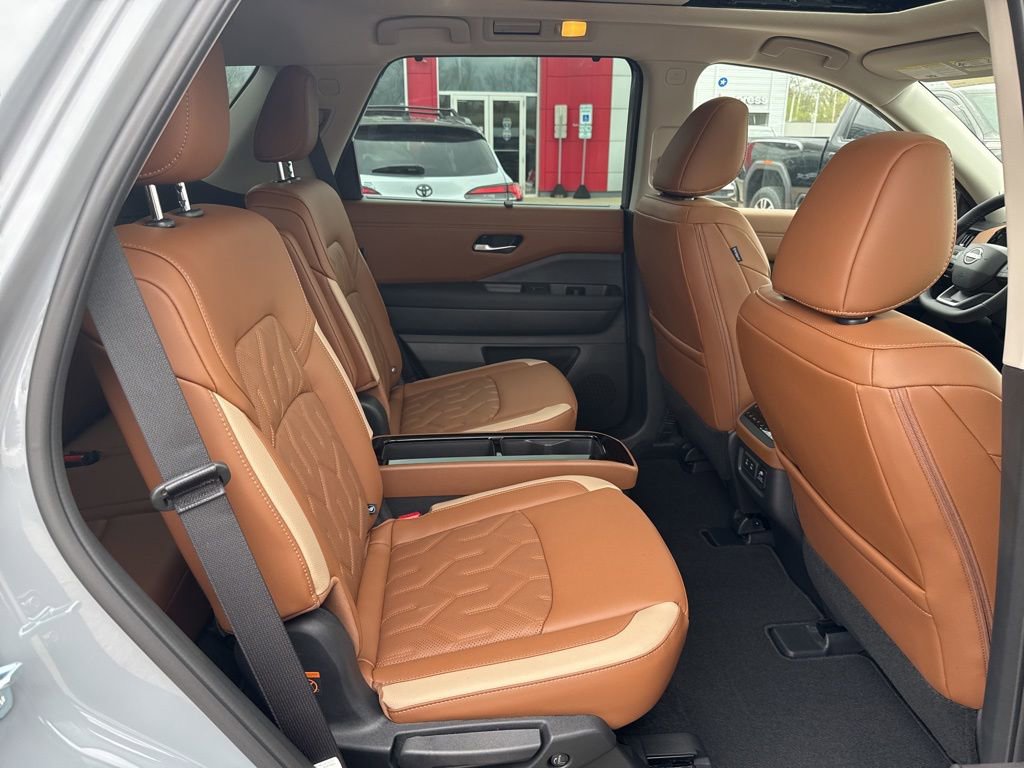 New 2026 Nissan Pathfinder Platinum image 34