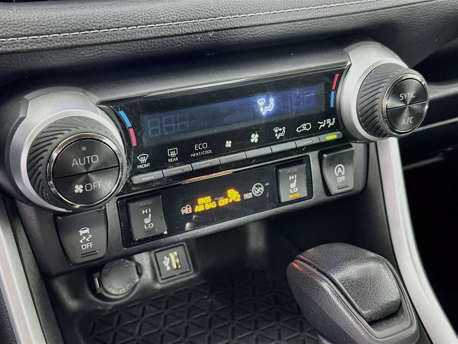Used 2023 Toyota RAV4 XLE w/ XLE Grade Weather Package AWD/4WD image 17