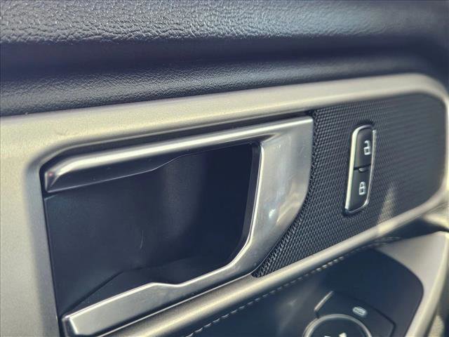 Used 2022 Ford Explorer XLT image 17