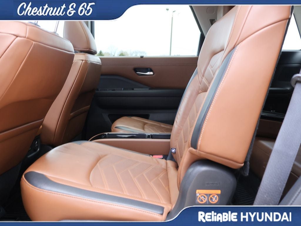 Used 2022 Nissan Pathfinder Platinum w/ Lighting Package (N93) image 20