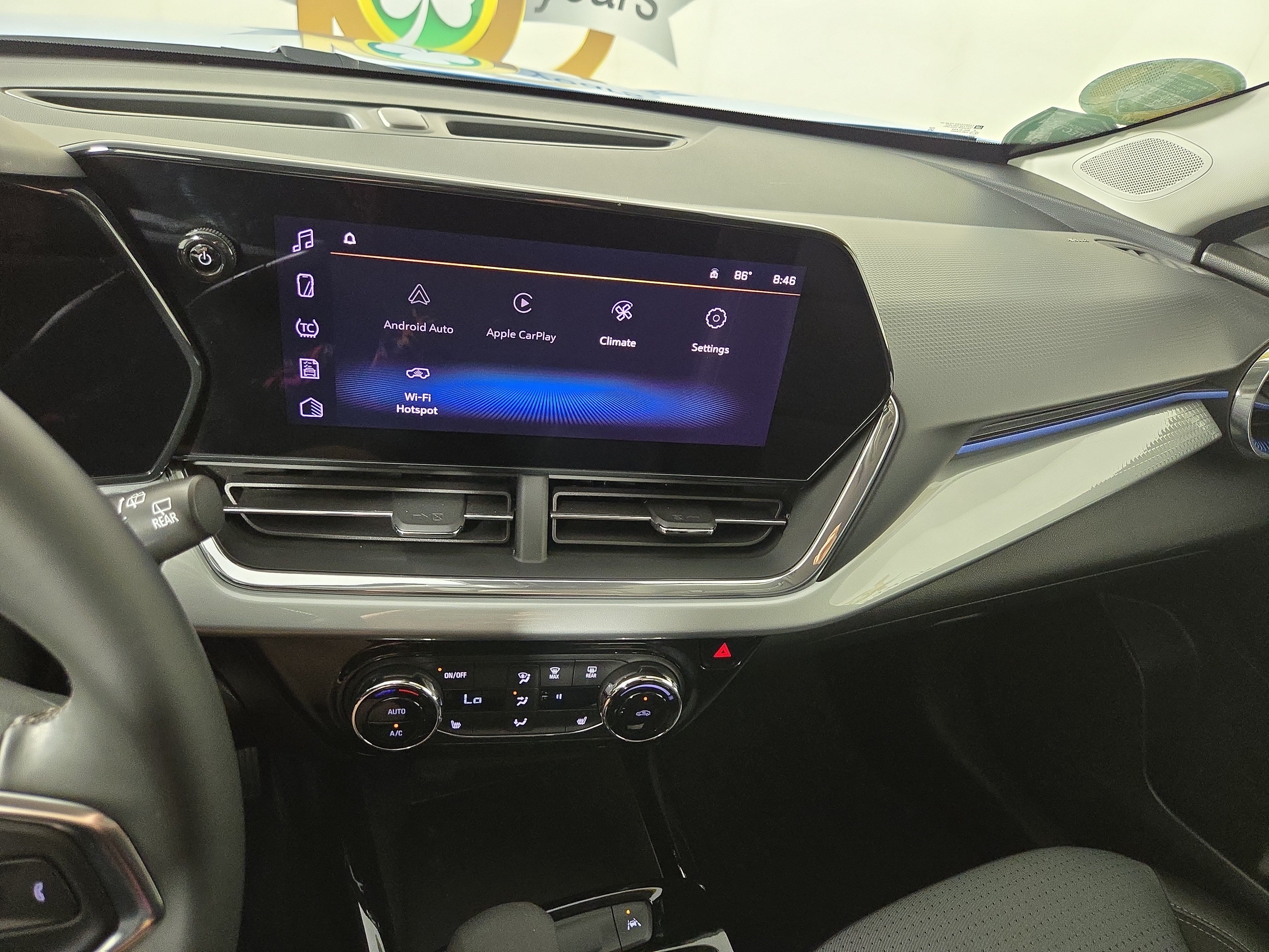 Used 2025 Chevrolet Trax LT w/ LT Convenience Package FWD image 21
