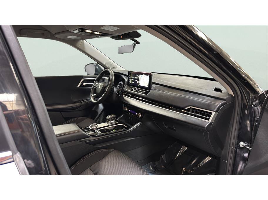Used 2025 Mitsubishi Outlander ES FWD image 24