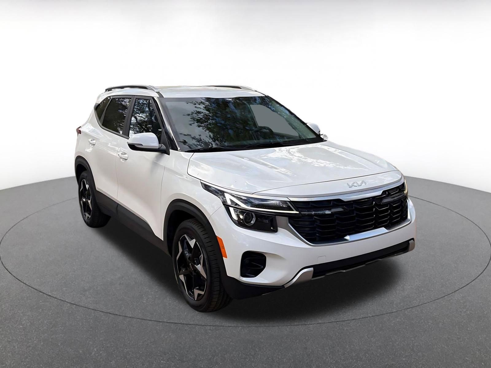 Used 2025 Kia Seltos S image 1