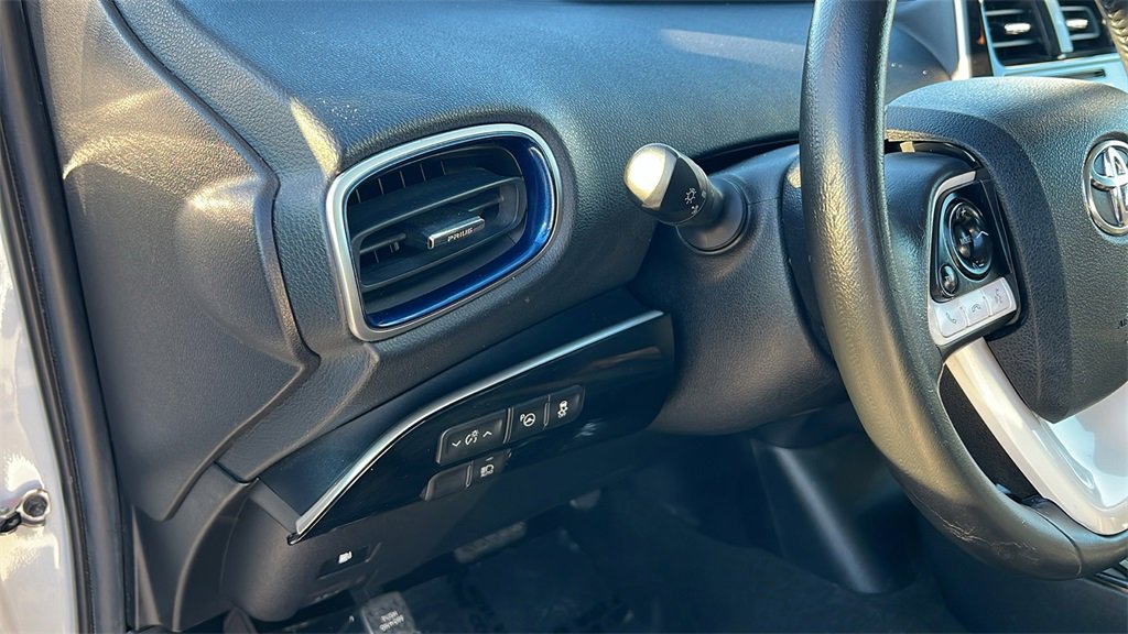 Used 2018 Toyota Prius Three Touring image 10