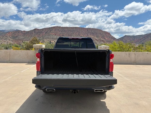 Used 2023 Chevrolet Silverado 1500 High Country w/ Technology Package image 8