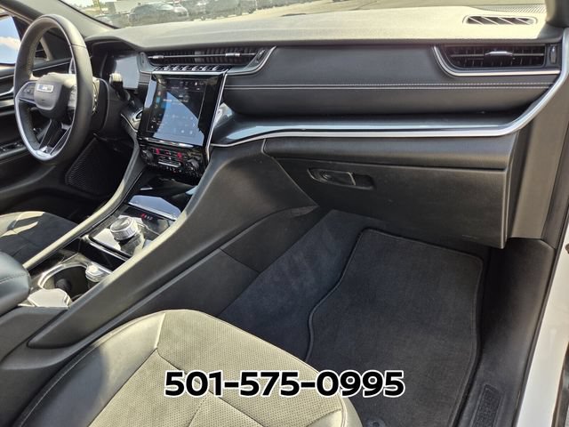 Used 2023 Jeep Grand Cherokee Altitude AWD/4WD image 16