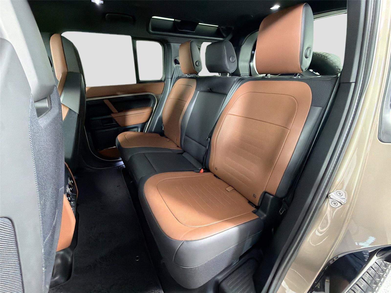 Certified 2025 Land Rover Defender 110 AWD/4WD image 24