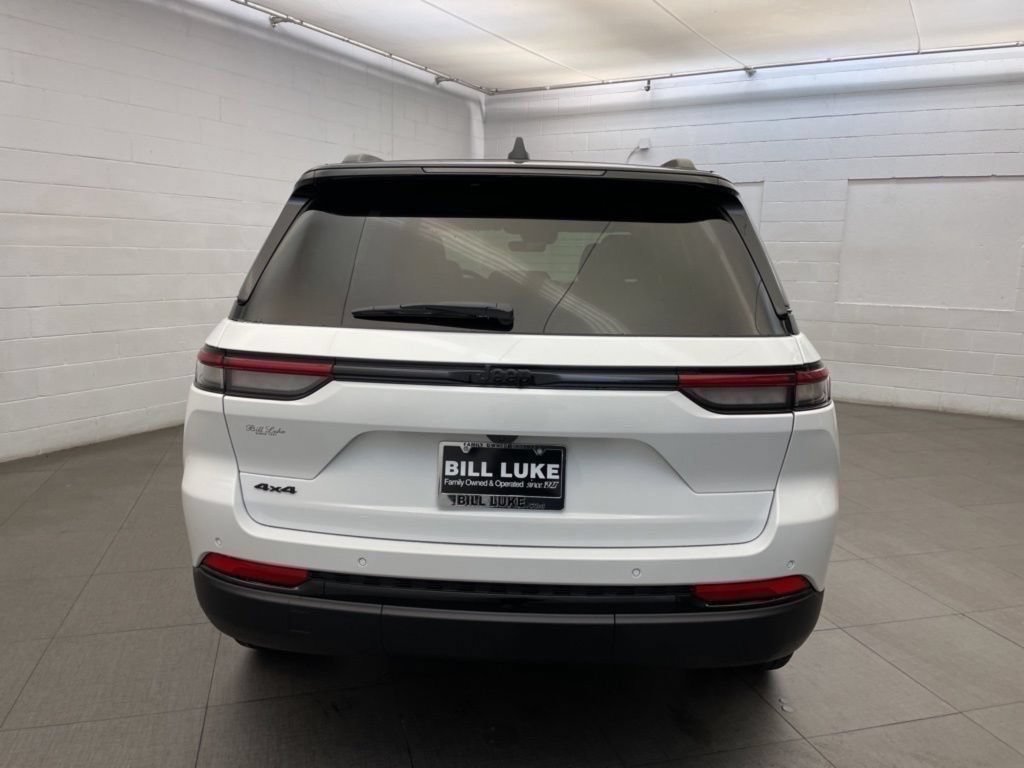 New 2025 Jeep Grand Cherokee Limited AWD/4WD image 4