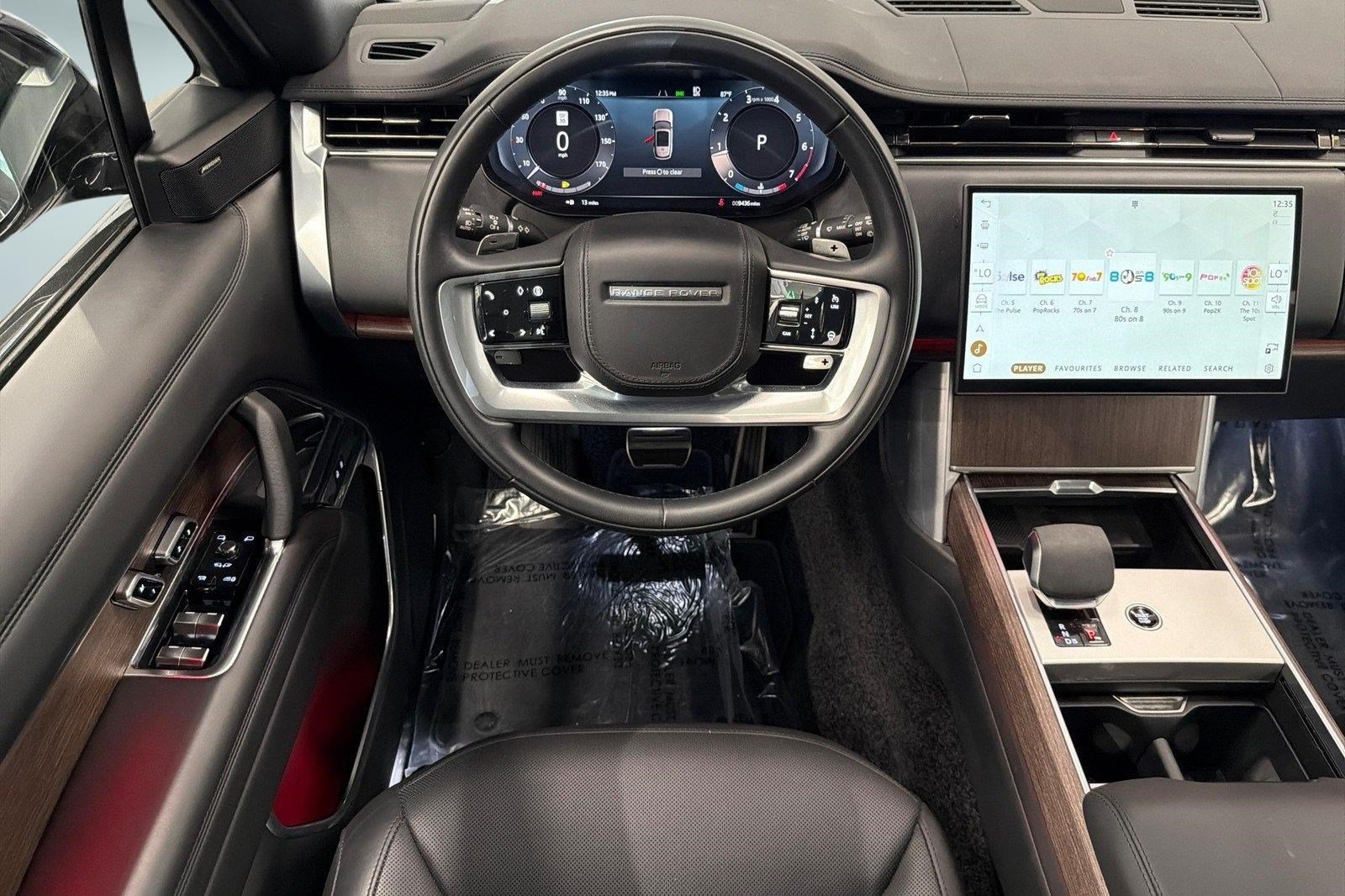 Certified 2025 Land Rover Range Rover SE AWD/4WD image 33