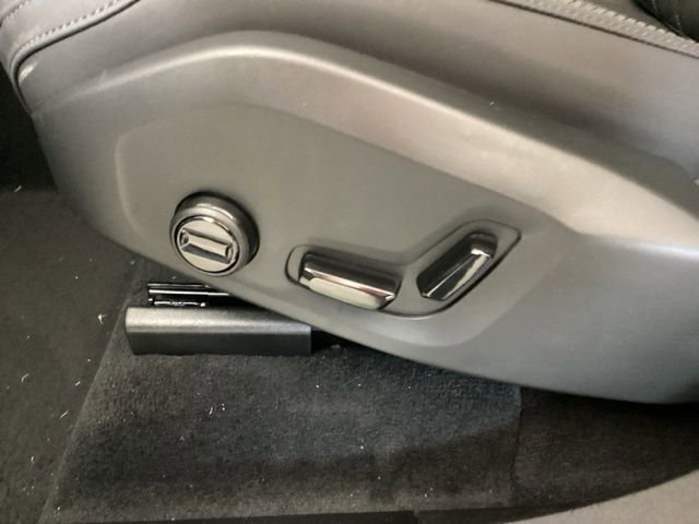 New 2026 Volvo XC90 B6 Plus w/ Protection Package Premier image 14