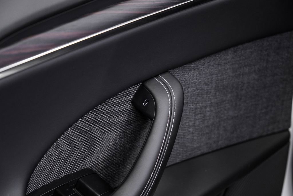 Used 2023 Tesla Model X image 50