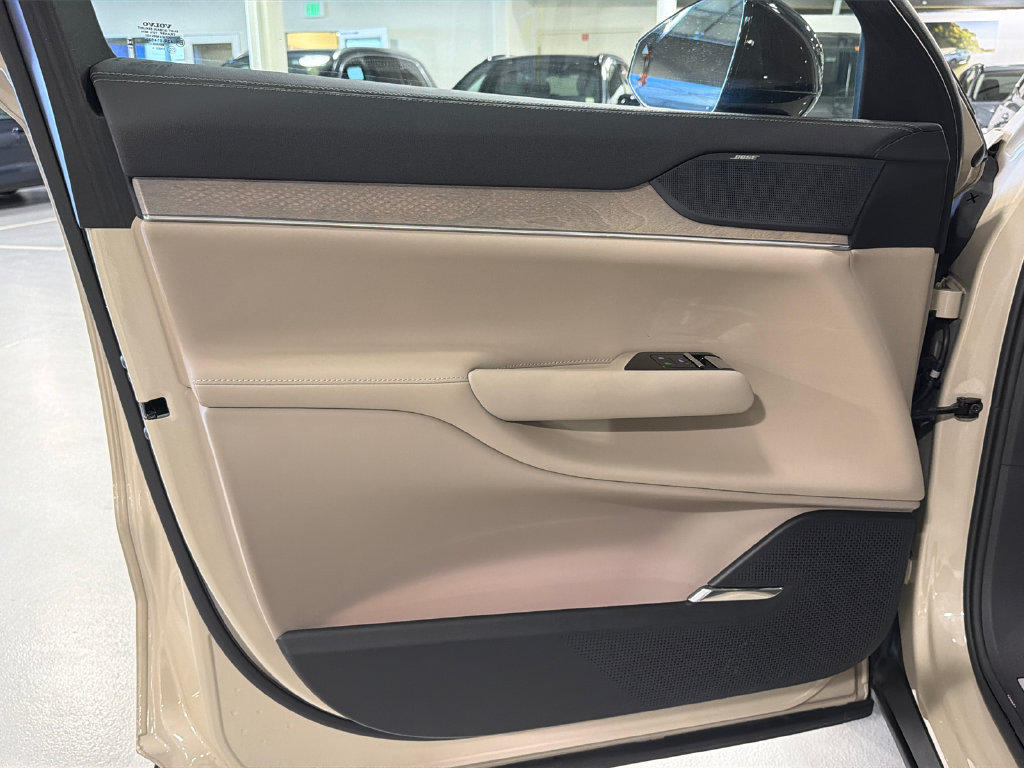 Certified 2025 Volvo EX90 Plus AWD/4WD image 9
