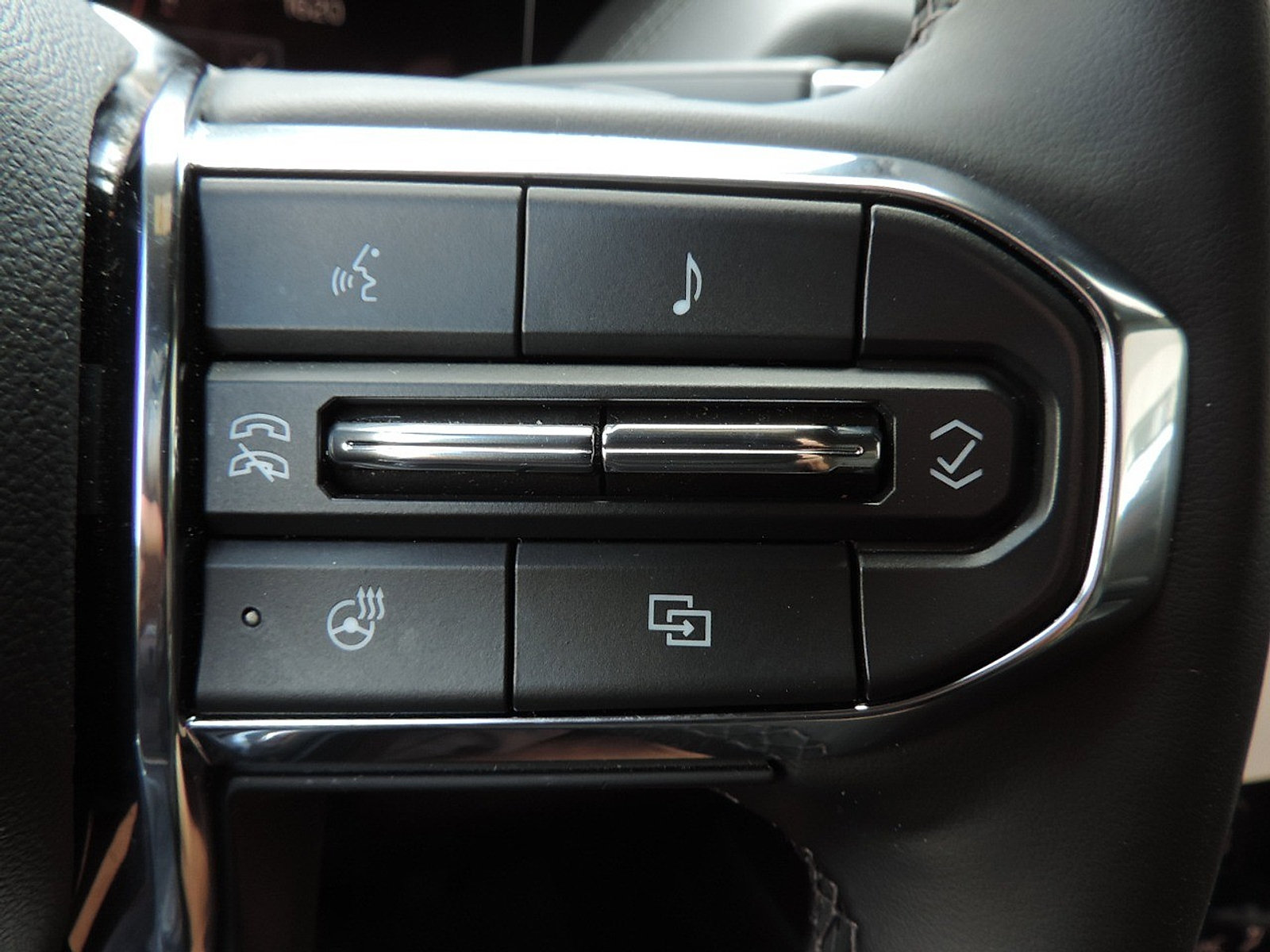 Certified 2025 GMC Yukon XL Denali AWD/4WD image 27