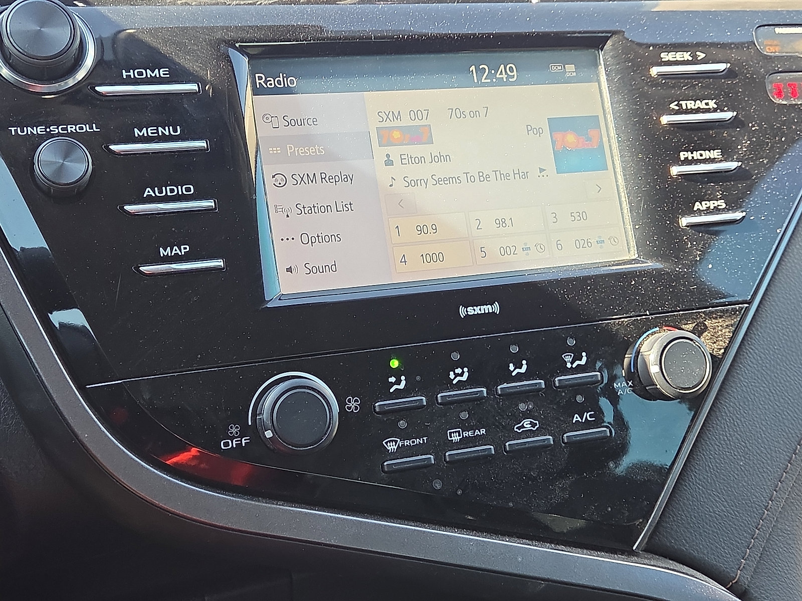Used 2020 Toyota Camry LE image 13