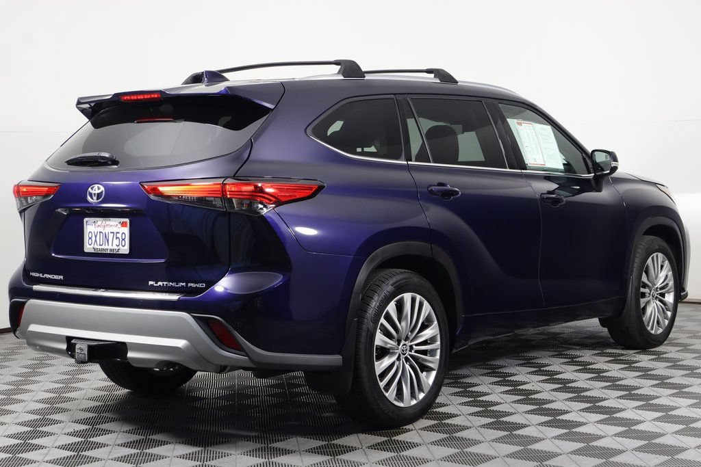 Used 2021 Toyota Highlander Platinum AWD/4WD image 4