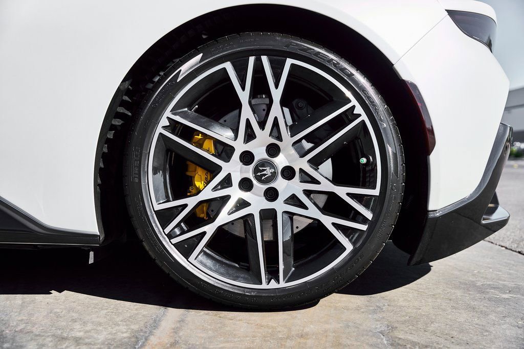 Used 2023 Maserati MC20 Coupe image 26