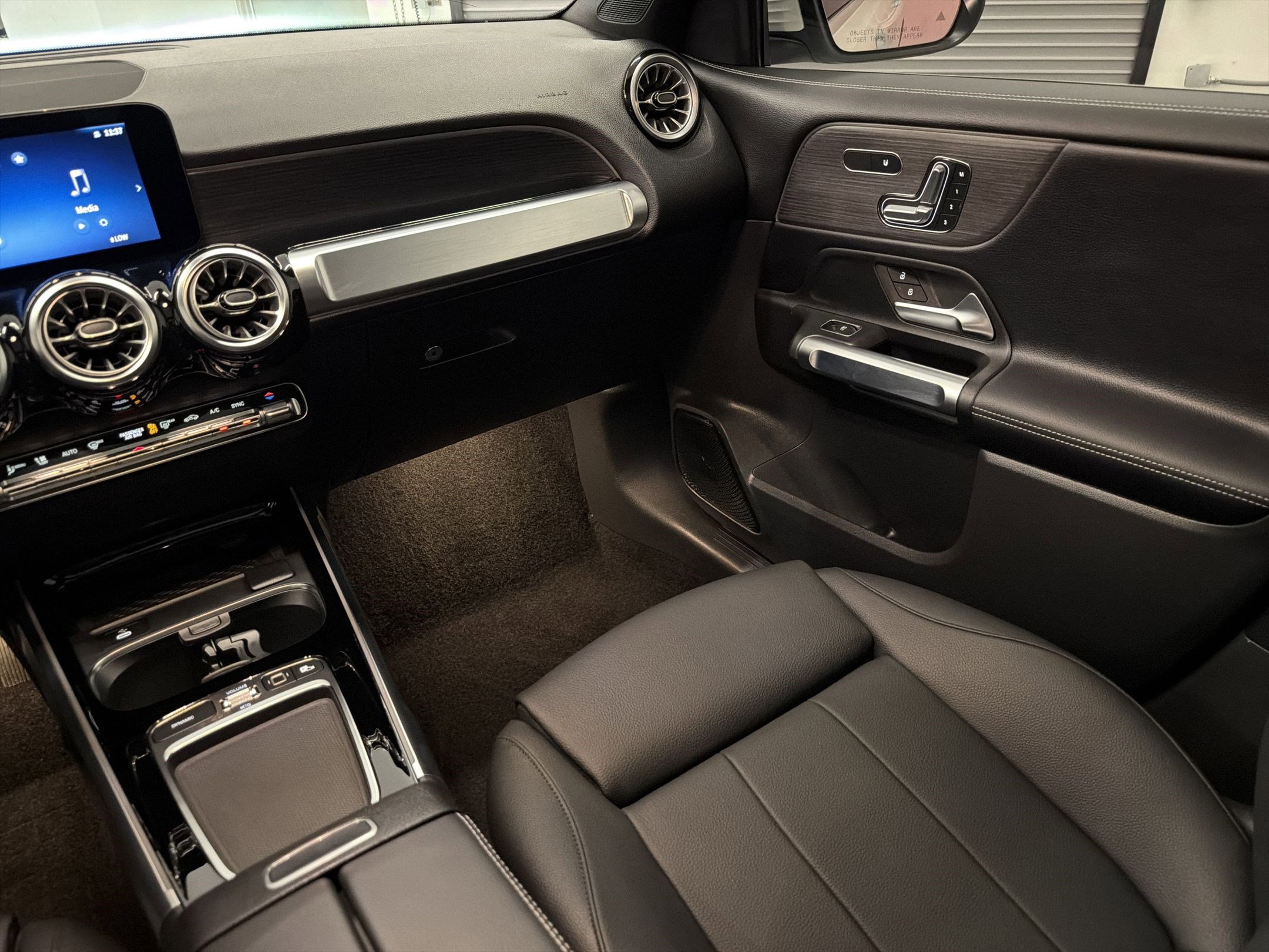 Certified 2026 Mercedes-Benz GLB 250 image 28