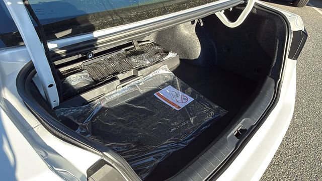 New 2025 Nissan Altima 2.5 SR image 12