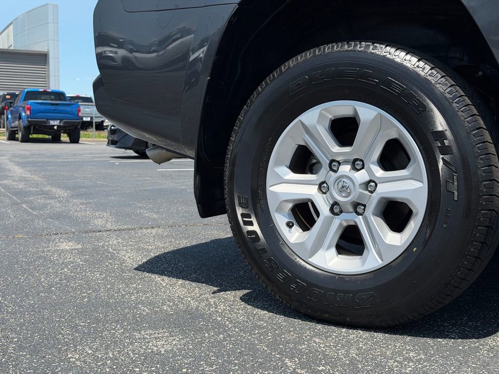 Used 2022 Toyota 4Runner SR5 RWD image 40