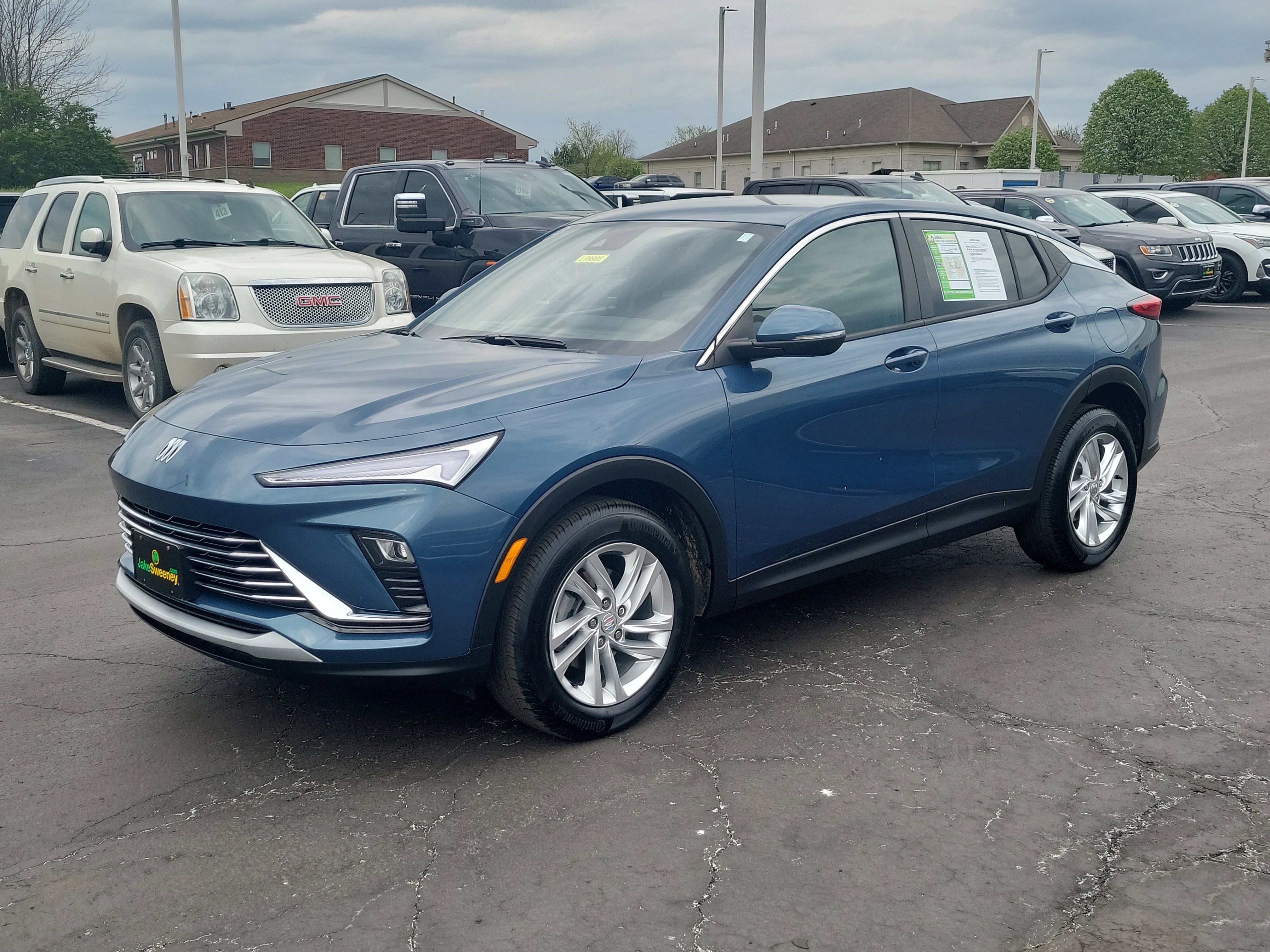 Used 2024 Buick Envista Preferred image 2