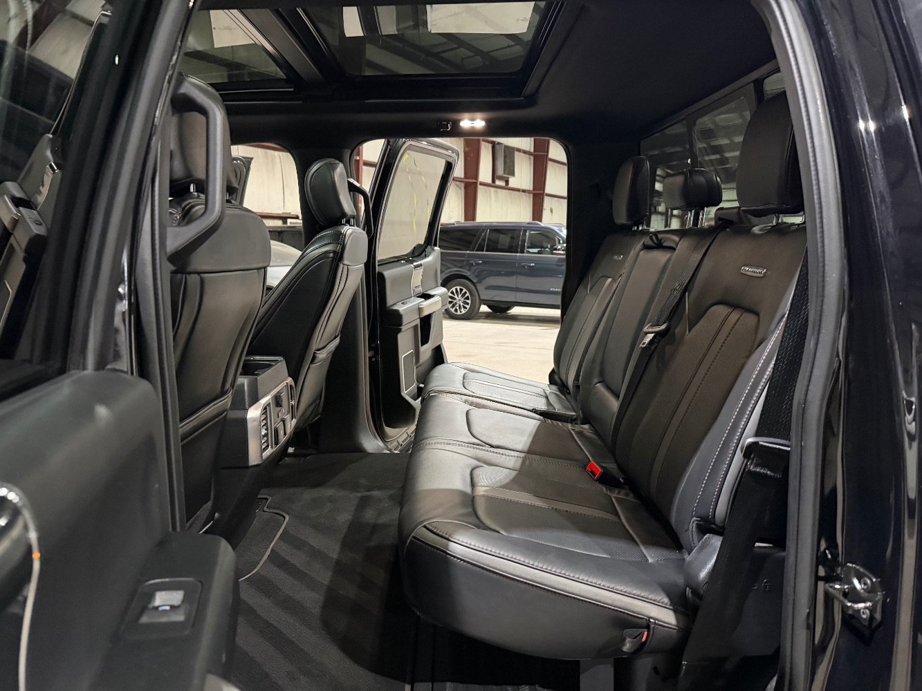 Used 2020 Ford F350 Platinum AWD/4WD image 17