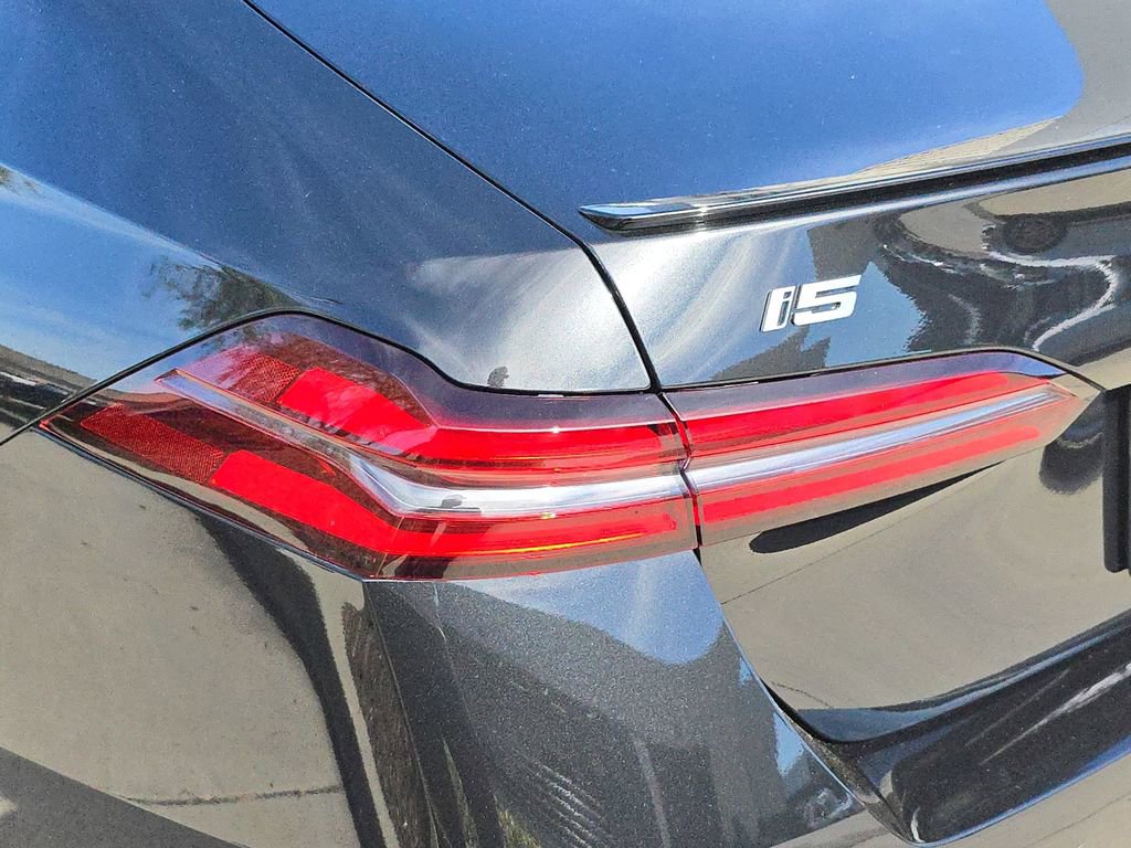 Used 2025 BMW i5 M60 w/ Executive Package image 38