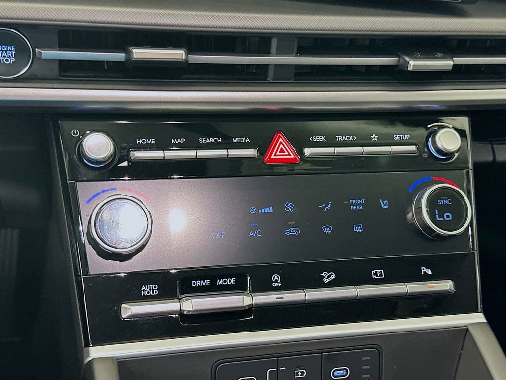 Used 2026 Hyundai Santa Fe SEL FWD image 15