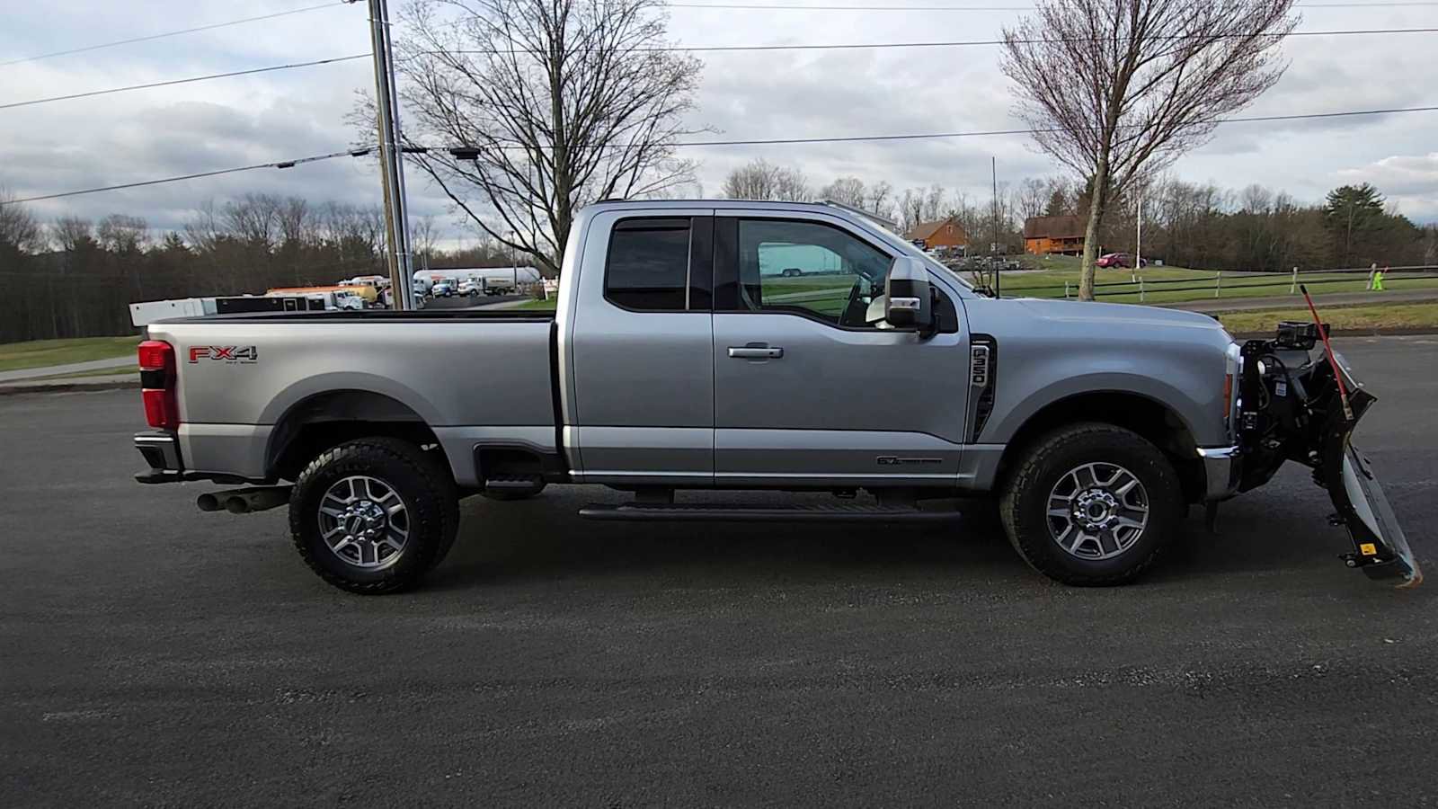 Used 2023 Ford F350 Lariat w/ FX4 Off-Road Package AWD/4WD image 9