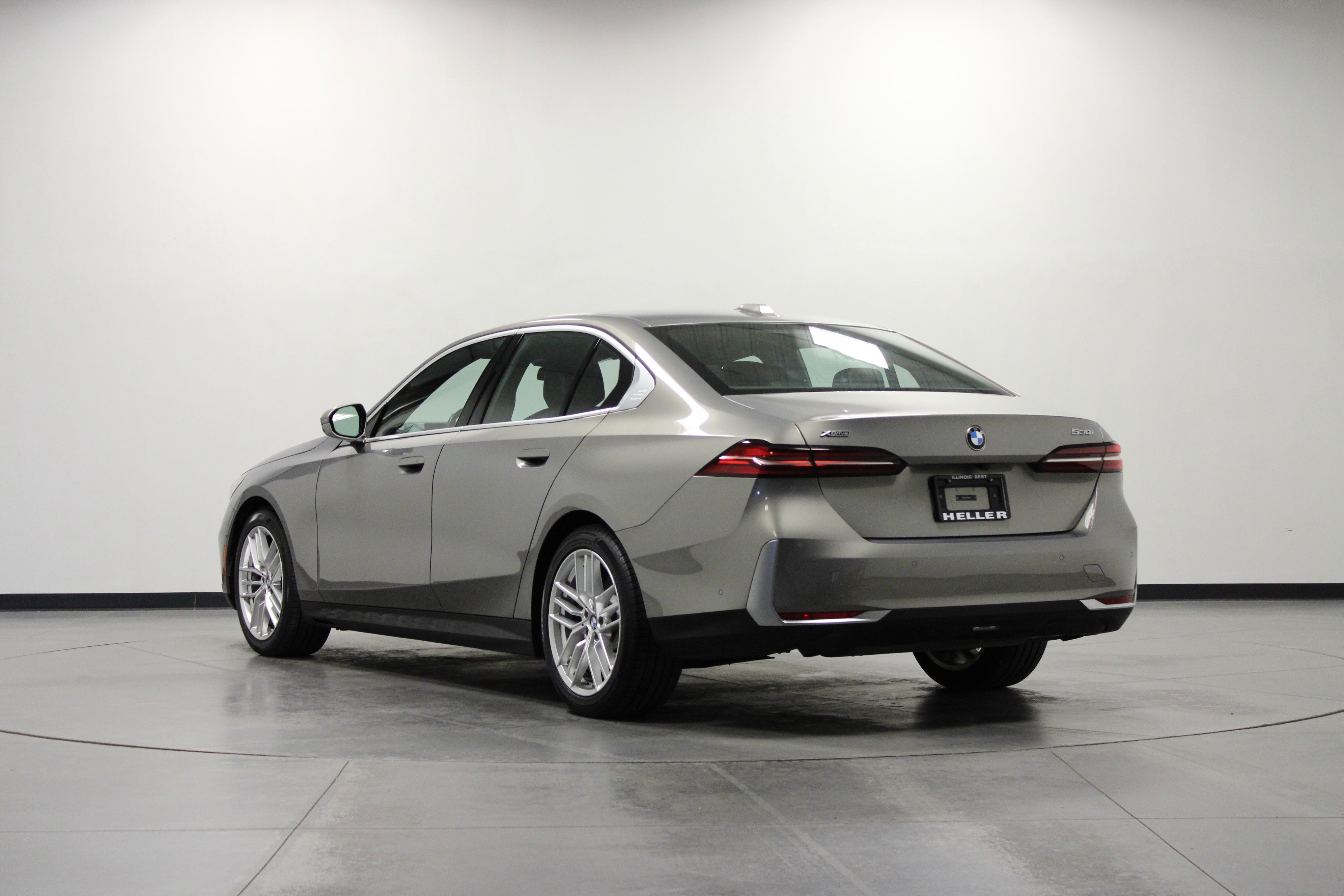 Used 2024 BMW 530i xDrive image 6