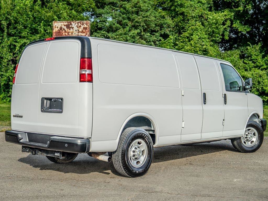 Used 2023 Chevrolet Express 3500 Extended w/ Driver Convenience Package RWD image 8