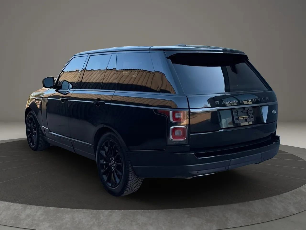 Used 2020 Land Rover Range Rover image 6