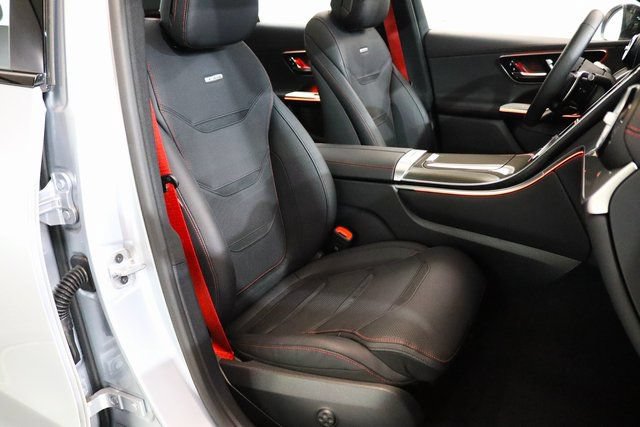 Used 2025 Mercedes-Benz GLC 43 AMG 4MATIC w/ Driver Assistance Package image 21