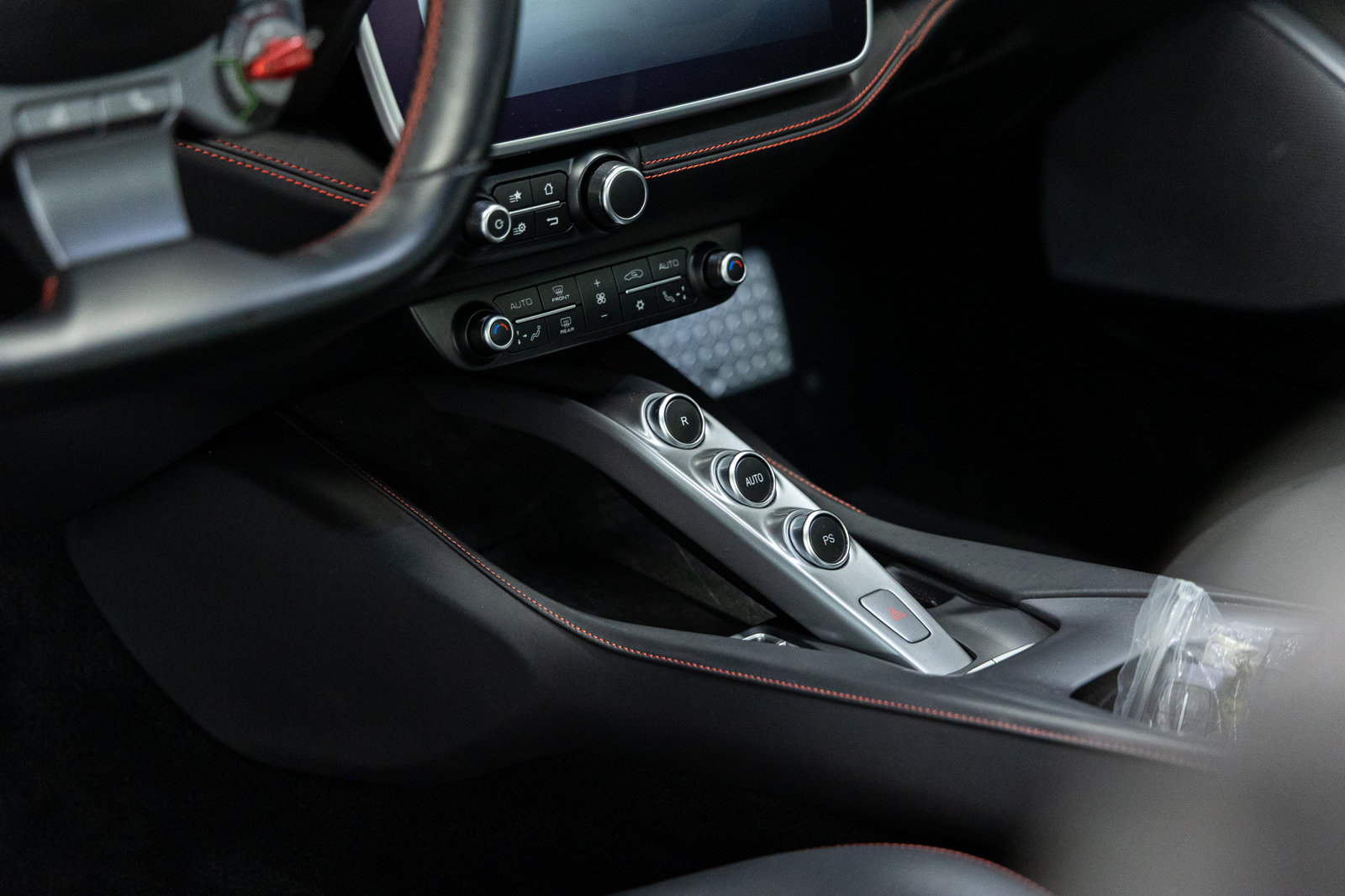 Used 2020 Ferrari Portofino RWD image 53