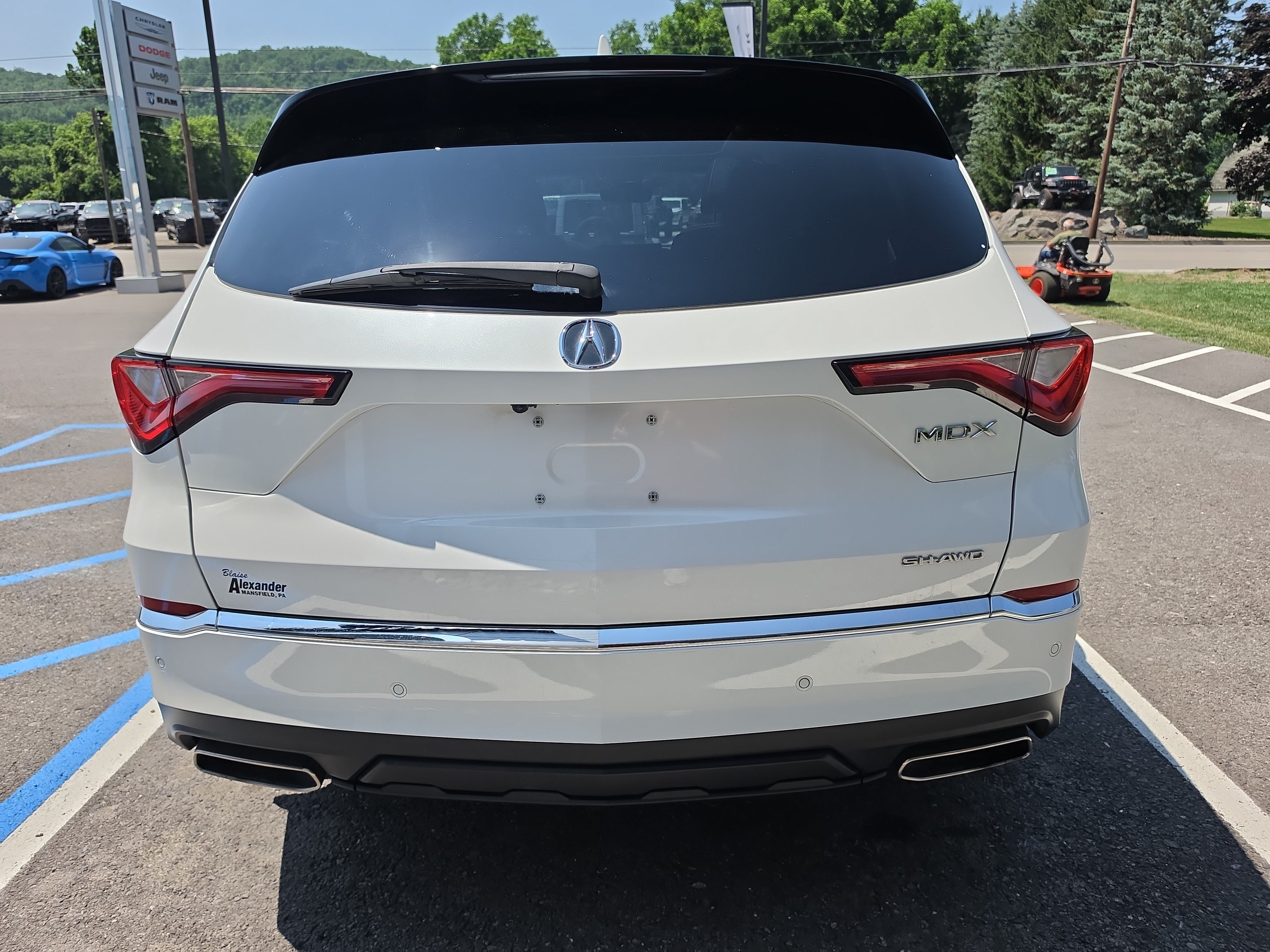 Used 2022 Acura MDX w/ Advance Package AWD/4WD image 4