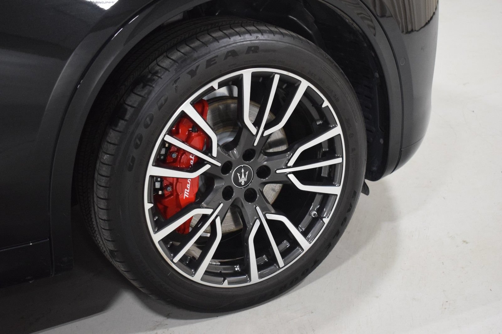 Certified 2023 Maserati Grecale Modena AWD/4WD image 15